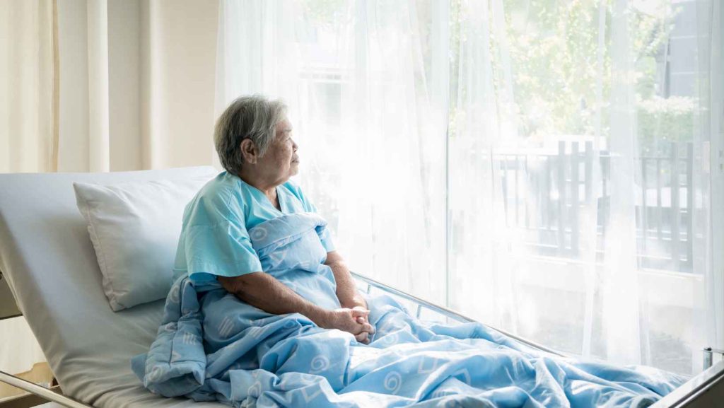 מעקה למיטה לקשישים